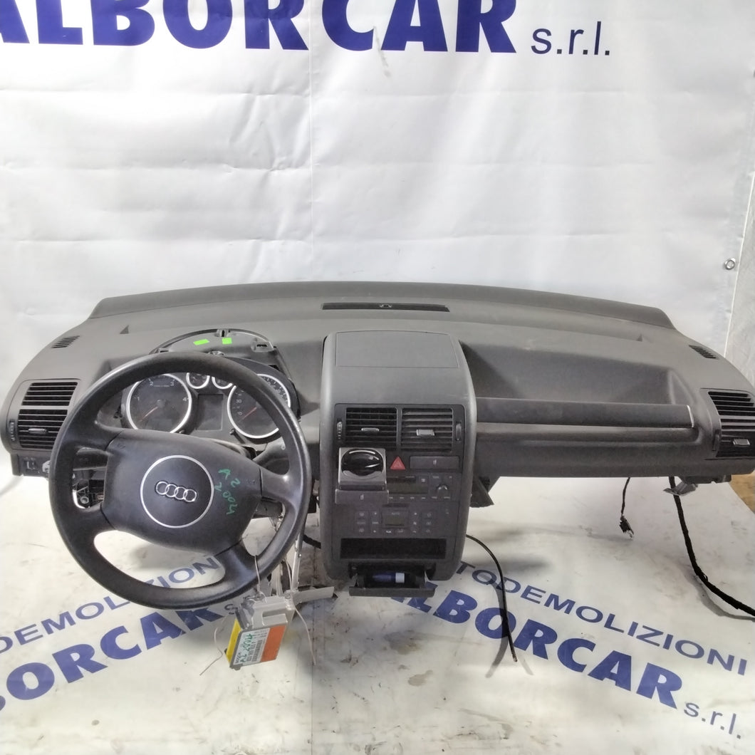 cruscotto completo di airbag e centralina e cinture audi A2 anno 2004(sf19p3)